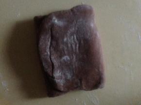 一共三折 三次 如果面团太软 入冰箱冷藏30分钟