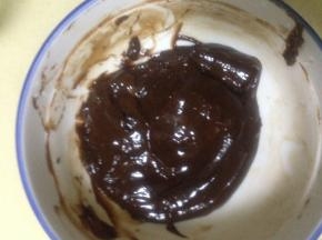 淡奶油和黑巧克力隔水融化搅匀