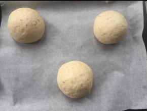 放烤盘上，入烤箱发酵到2倍