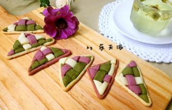 烤箱预热上下火165度，烤16分钟。