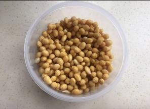 泡发后沥干水备用