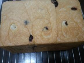 预热烤箱160度，中下层烤40分钟即可。出炉后侧放在晾架上晾凉。