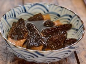 羊肚菌泡30分钟洗净备用