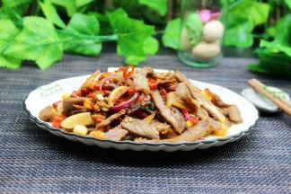 冬日下酒菜，香辣的泡椒牛肉