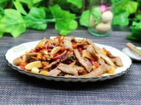 冬日下酒菜，香辣的泡椒牛肉