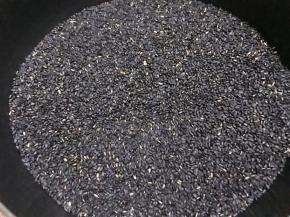 黑芝麻洗净炒香