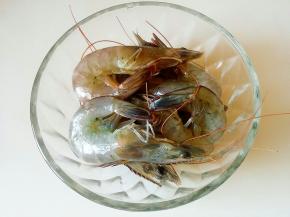 虾子淘洗干净