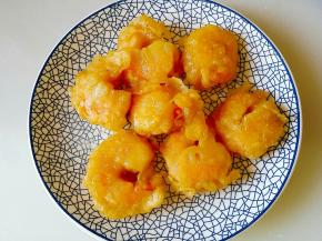 炸制两面金黄捞出