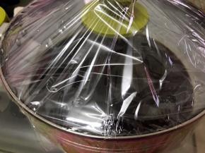 保鲜膜密封好泡48个小时（期间搅拌一到两次）