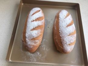 烤箱预热上火195度，下火180度。烤25分钟