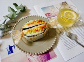 配上一杯柠檬蜂蜜茶，享用美味～