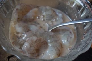 搅拌均匀后腌制半小时