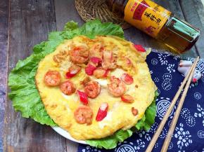 放入煎好的鸡蛋饼