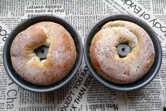 烤好后出炉晾凉；