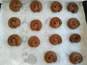 烤好后取出晾凉密封保存