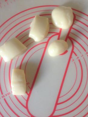 6、揉好的麻薯分成5份