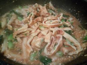 最后加入鸡蛋丝，拌匀，