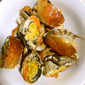 螃蟹切开，去蟹腿