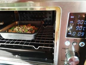 烤箱保温，方便后面操作，不让棉花糖快速变硬（我这边气温只有5℃）