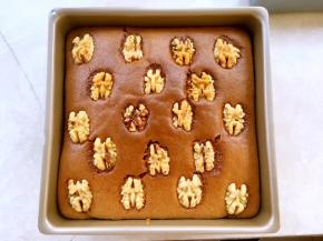 入烤箱150度烤50分钟，出炉凉透即可食用