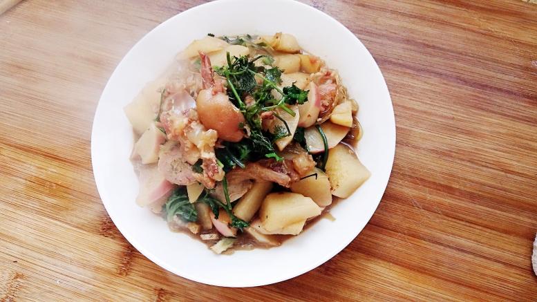 红烧猪蹄萝卜块