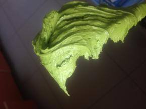 继续翻拌到可以面糊光泽细腻 没有干粉