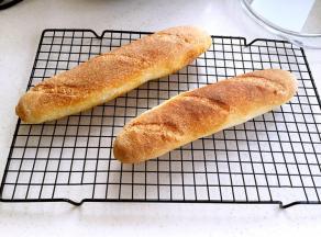 230度烤25分钟，烤箱里喷点水哦