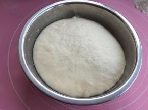 放入烤箱30度再次发酵80分钟。