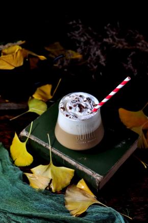 喝的时候搅一搅，或者不用吸管就这么更加好喝哦。