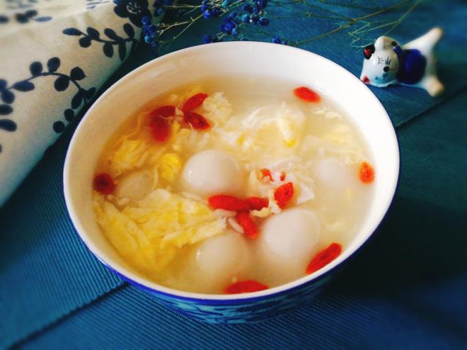 酒酿黑芝麻汤圆