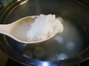 放入酒酿