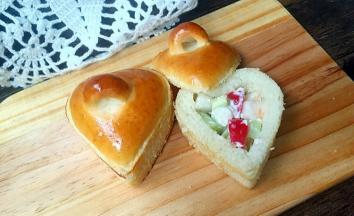 装入水果沙拉，盖子盖上。有惊喜吧？