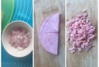 期间切洋葱和火腿，葱花（一个火腿片切丁，两个对半开，如图切扇形，但外围连着）