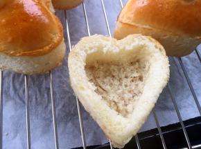 面包割去顶，挖成空心