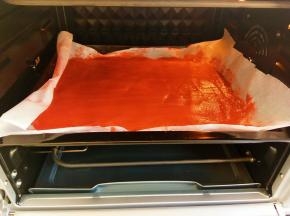 烤箱125°上下预热，预热好后放入烤箱中层烤50分钟