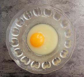 加入一个蛋黄