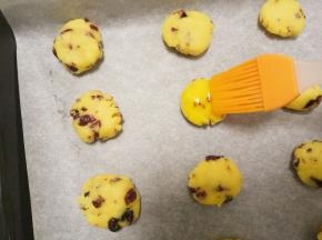 再表面刷上一层蛋液