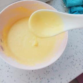 搅拌好的液体粘稠顺滑