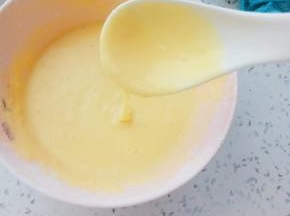 搅拌好的液体粘稠顺滑