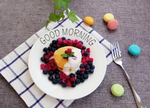 搭配一些自己喜欢的水果和酸奶，简直太棒了