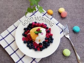 搭配一些自己喜欢的水果和酸奶，简直太棒了