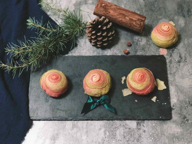 圣诞版肉松麻薯蛋黄酥