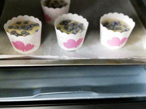 入烤箱中层，180度烤25分钟。