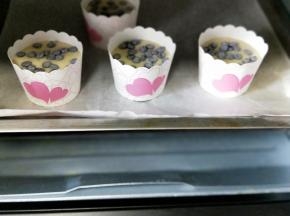 入烤箱中层，180度烤25分钟。