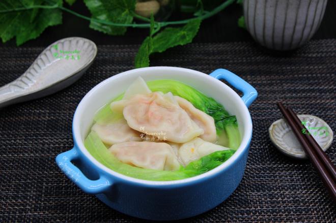 晶莹剔透，鲜虾云吞