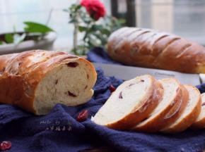 出炉后晾凉切片