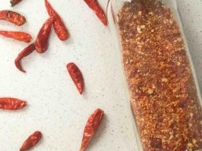 现磨的辣椒粉，特别香特别辣