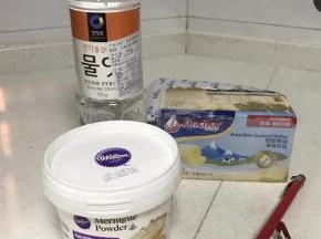 蛋白粉不是保健品，是烘培蛋白粉，玉米糖浆，还有食品温度计一定要有