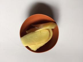 生姜洗净切片
