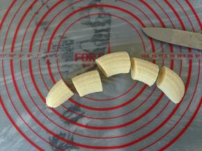 香蕉去皮切成小段